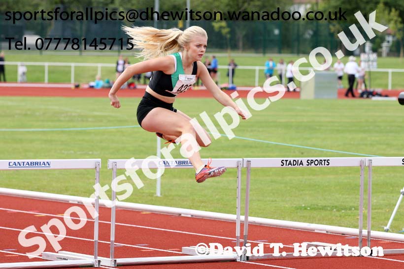 Womens under-17s 300 metres hurdles, Northern Under-13s, U-15s and 17s Championships. Photo: David T. Hewitson/Sports for All Pics